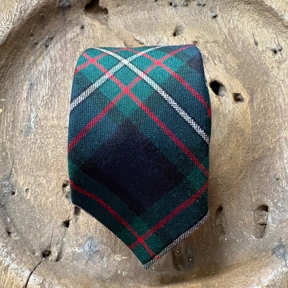 Ingles Buchan Scottish wool plaid tartan Colquhoun necktie tie preppy 3.5 inches
